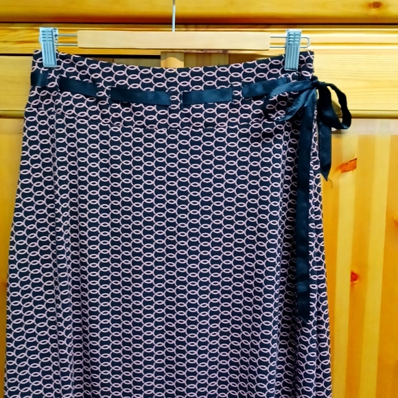 Skirt - Picture 2 of 9